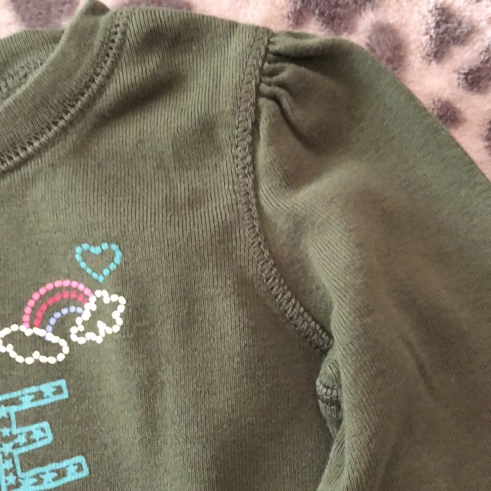 2007 babyGap Long Sleeve Graphic Top in Green Size 18-24 Months Toddler Girl